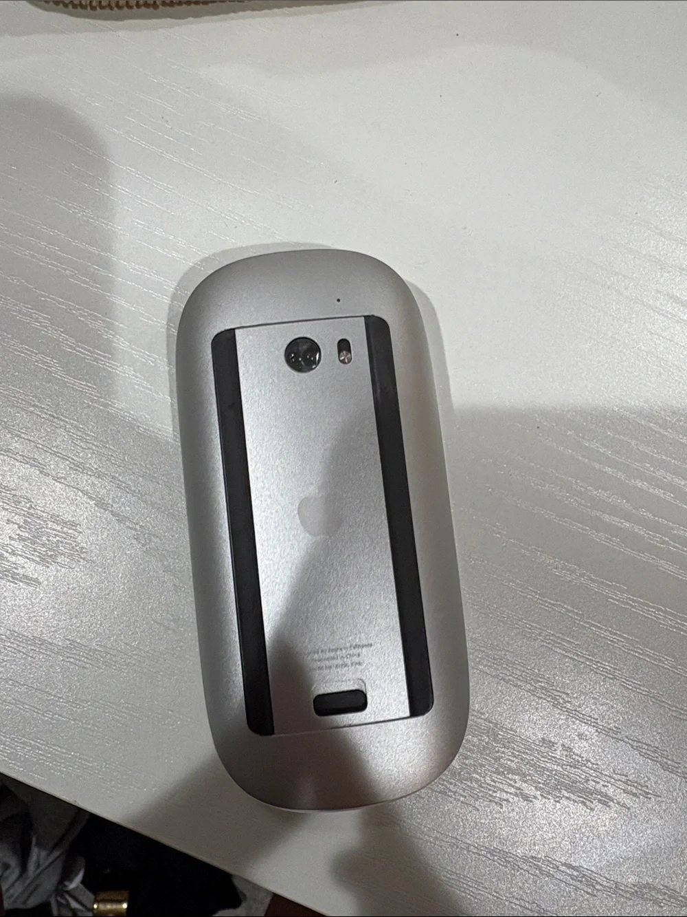 Apple White Magic Mouse - Bluetooth Multi-Touch Mouse